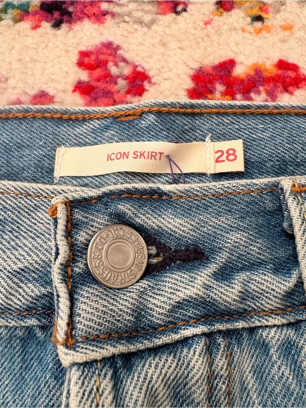 Levi's Icon Light Wash Raw Hem Denim Mini Skirt - Picture 4 of 5